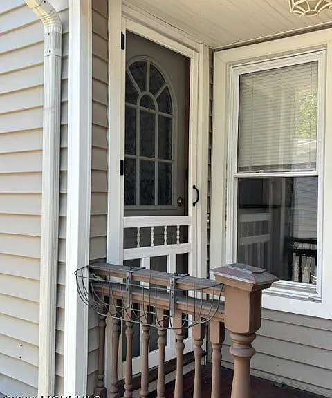 111 Embury Ave #REAR — Photo 2