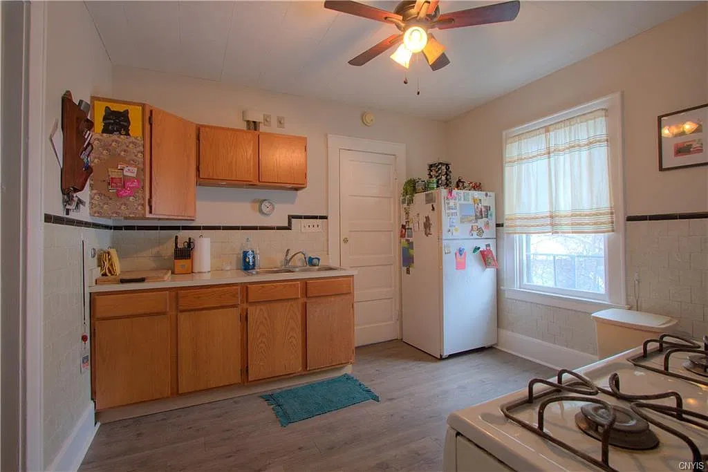 3 bed, $1,600 — Photo 4