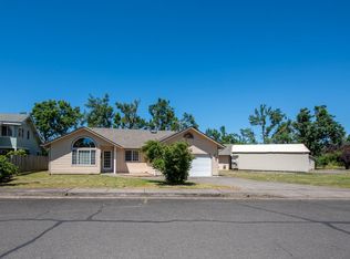 415 Meadow Ln, Creswell, OR 97426