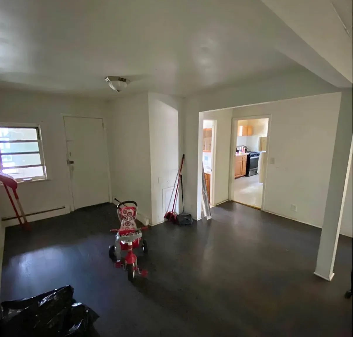 3 bed, $1,800 — Photo 2