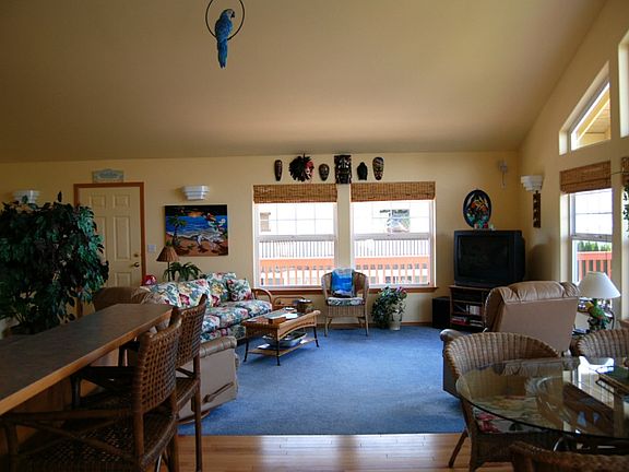 2nd image of 429 Lake View Dr