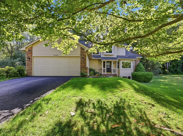 10106 Orchard Ridge Ct, Holly, MI 48442