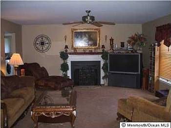 2nd image of 9 Mohegan Rd