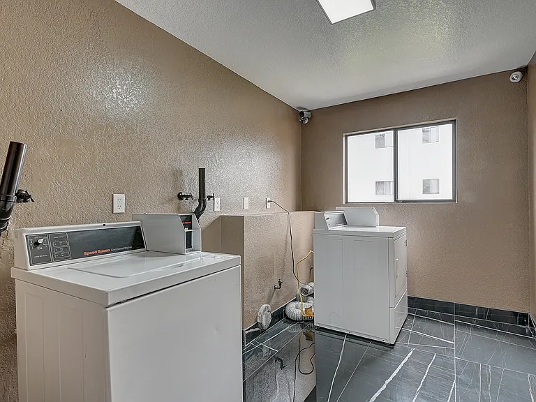 13615 Cerise Avenue — Photo 16