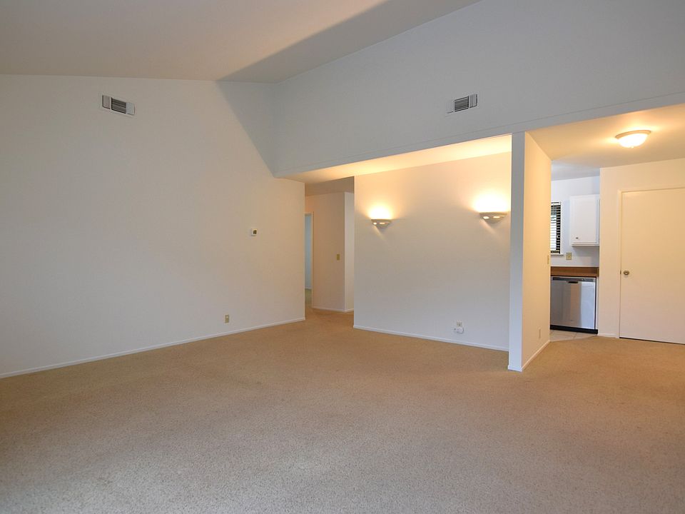 1st image of 225 2nd St E APT 2