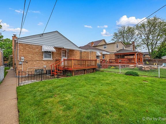 3rd image of 7510 N Oketo Ave