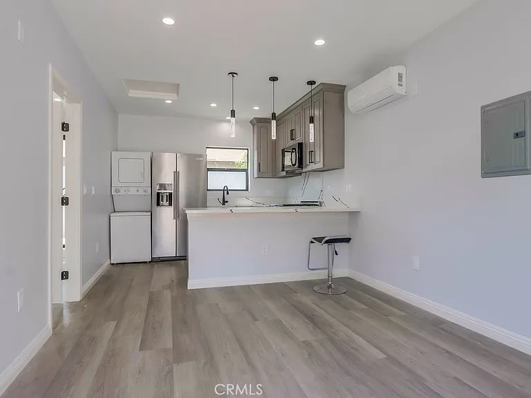 1260 E Turin Ave #B — Photo 6