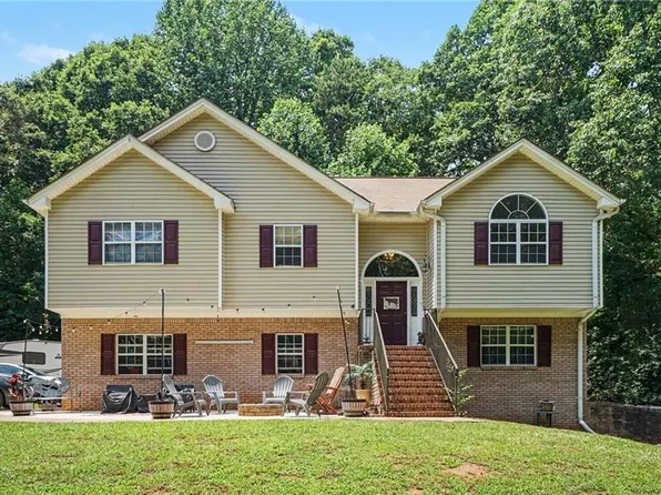 2364 W H Hayes Rd, Jefferson, GA 30549
