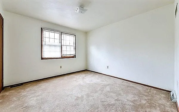 2 bed, 1.5 bath, $1,295 — Photo 2