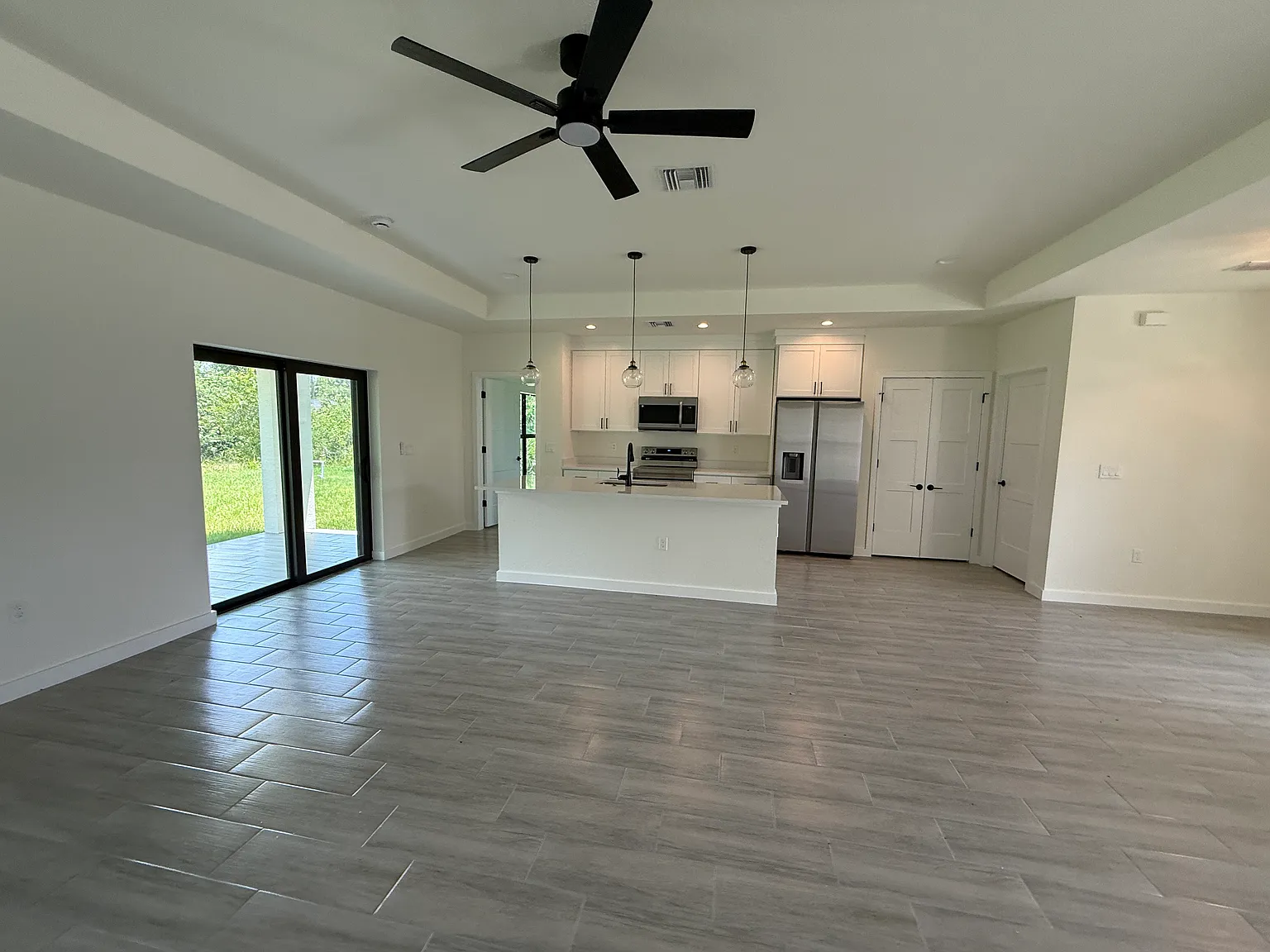 3 bed, 1706 sqft, $2,050 — Photo 4