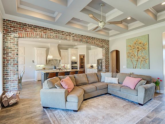 4th image of 602 Glenshire Dr