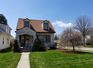 552 S Oak Park Ct, Milwaukee, WI 53214