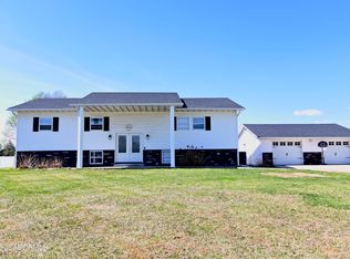 10011 Hinton Ln, Centertown, MO 65023