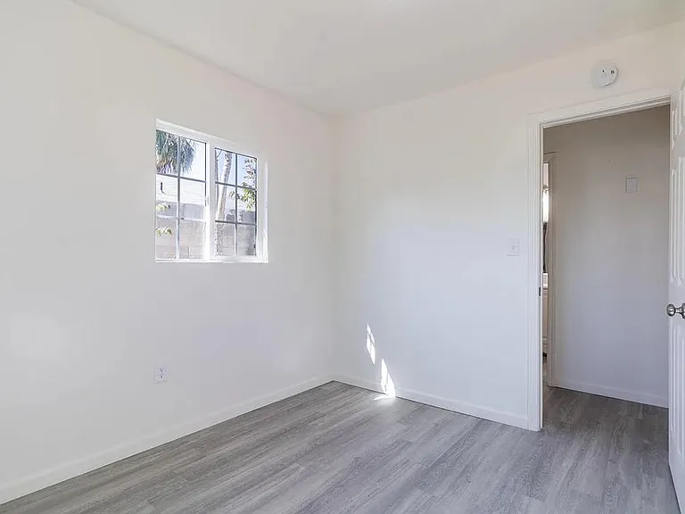 338 Augusta St #B — Photo 3