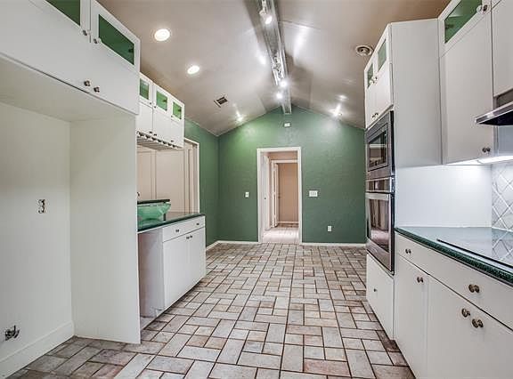 4th image of 3020 Laguna Dr