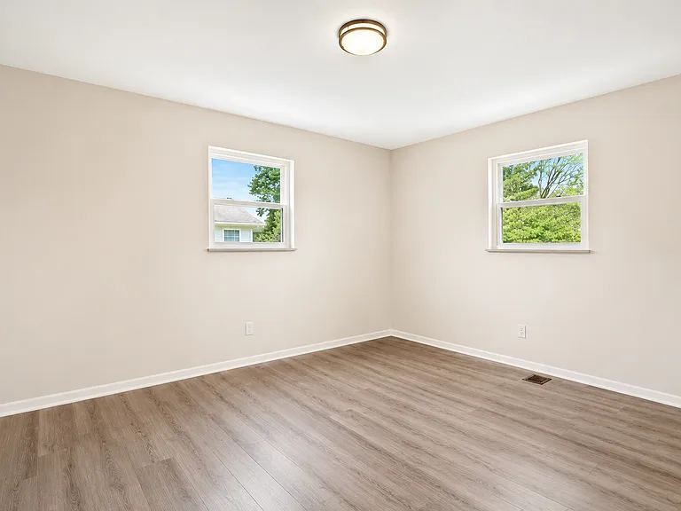 4401 Genny Lynn Dr — Photo 8