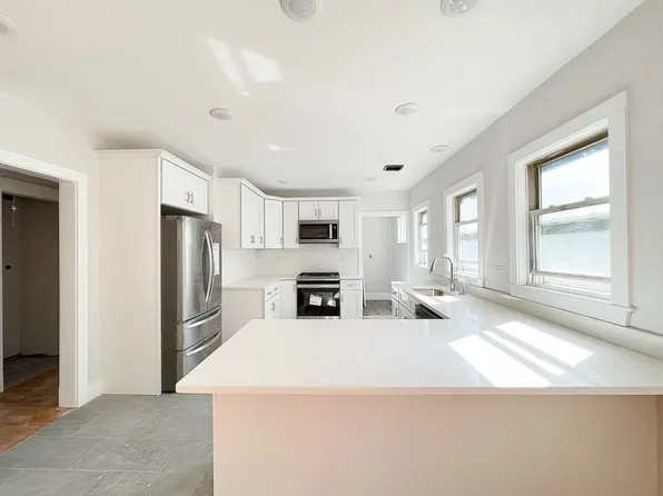 214 Derby St #212, West Newton, MA 02465
