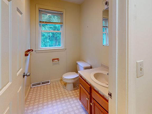 4th image of 335 Foundry St #339