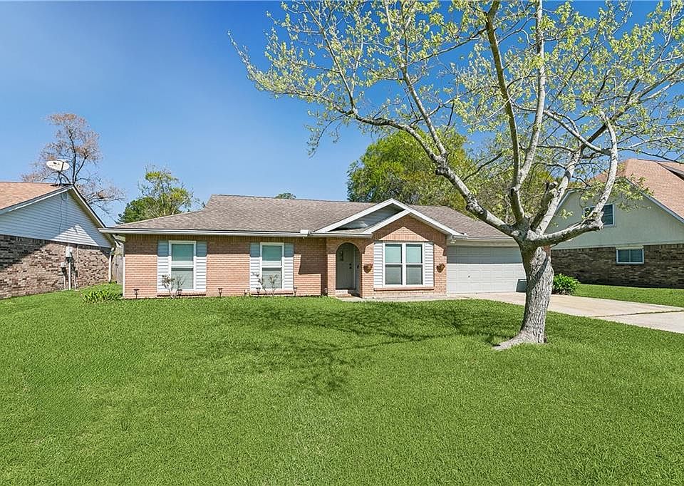1st image of 332 Driftwood Cir