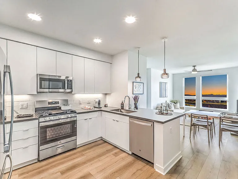Ariva Luxury Residences — Photo 72