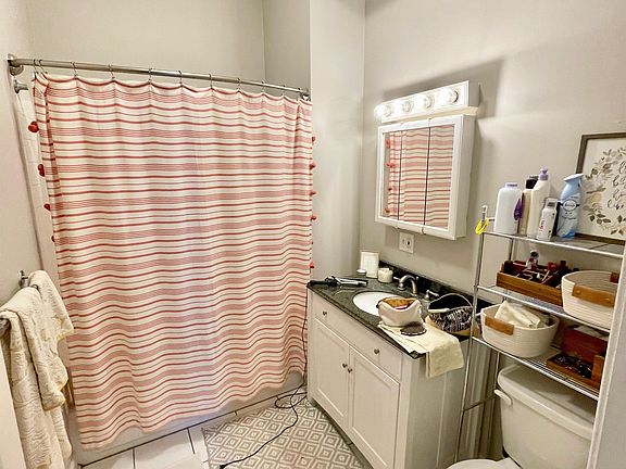 3rd image of 1428 W Cullerton St #1E