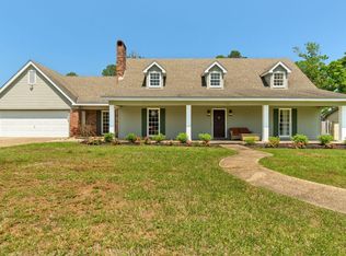 207 Comanche Dr, Hattiesburg, MS 39402
