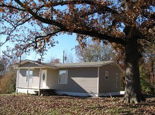 183 T L Daniels Ln, Olivehill, TN 38475