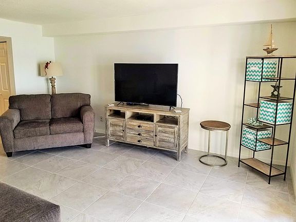 3rd image of 169 Pompano Dr SE #1