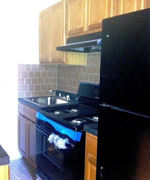 1st image of 65 E 19th St #2A*