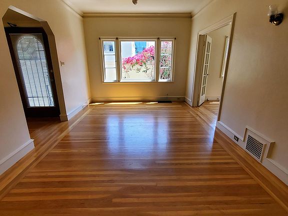 2nd image of 1832 Walnut St