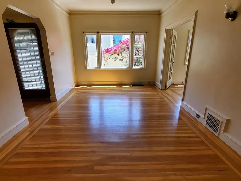 1832 Walnut St — Photo 2