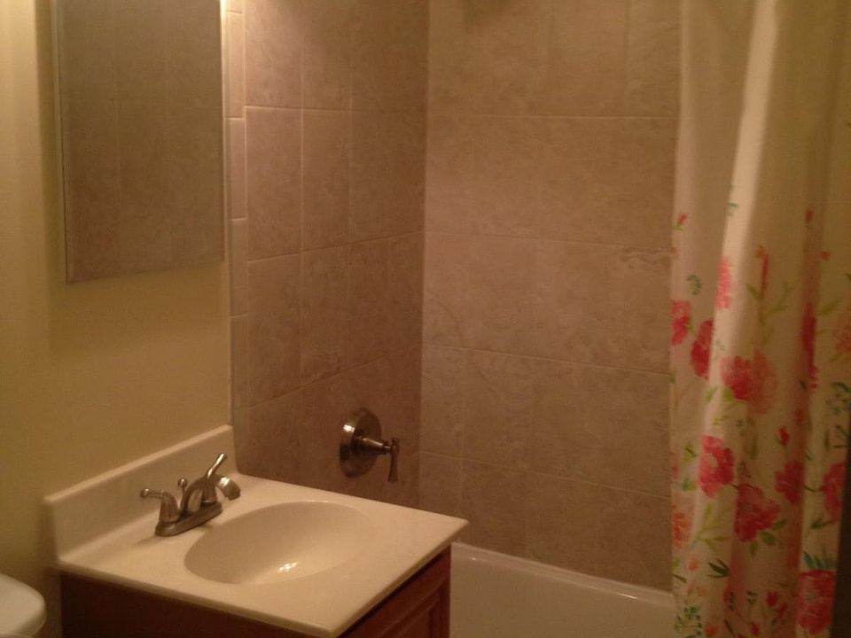 2nd image of 504 Sweetbriar Rd