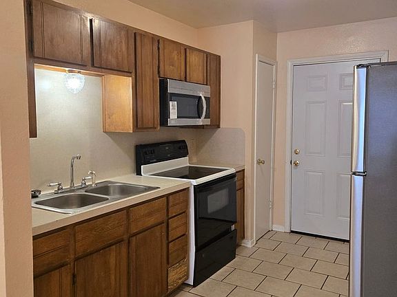 4th image of 406 N 4th St #B
