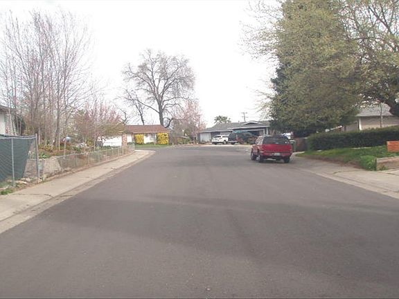 5th image of 9252 Castlemont Cir