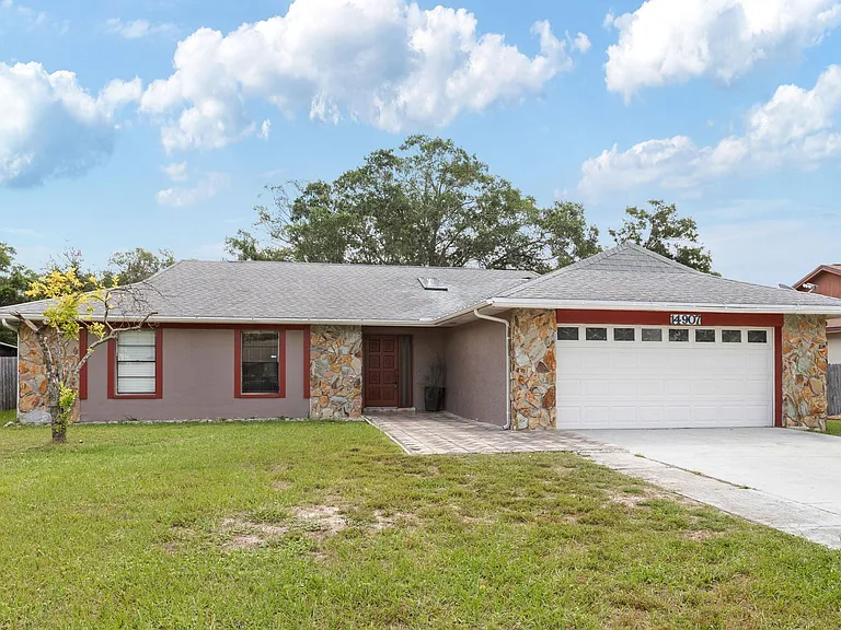 14907 Coldwater Ln — Photo 2