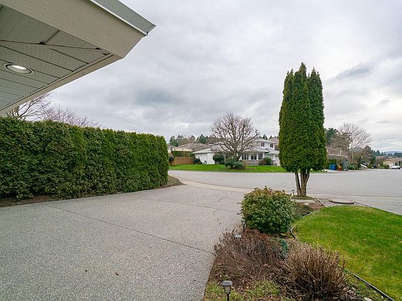 3rd image of 6441 Lasalle Rd