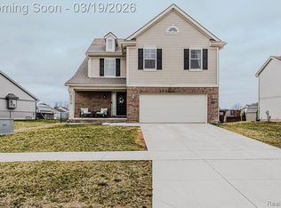 9010 Birch Pointe Dr, Newport, MI 48166