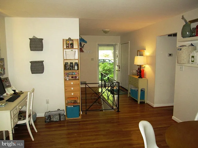 3913 Moss Dr — Photo 4