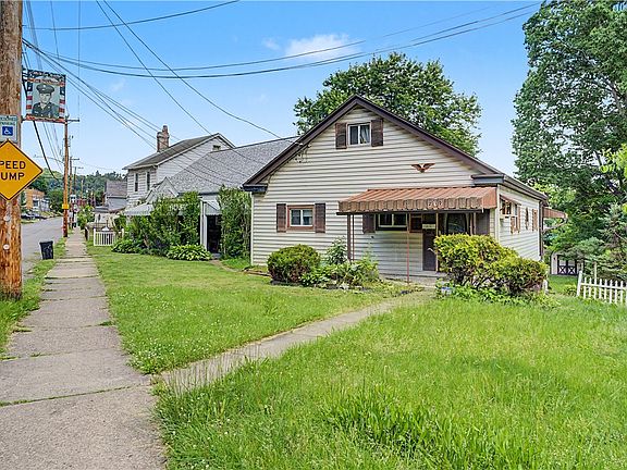 3rd image of 212 Singer Ave