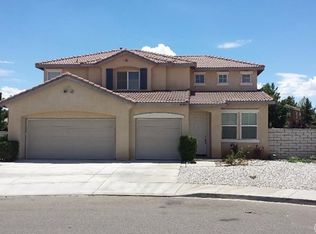 13725 Ochre Ln, Victorville, CA 92394