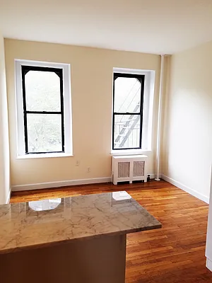 Rented by Triplemint | media 23