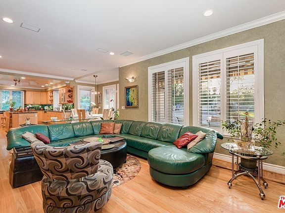5th image of 4053 San Remo Way