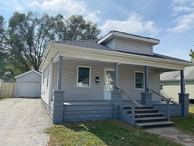 2nd image of 817 Dewitt Ave