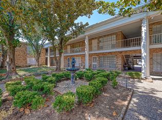 2201 Fountain View Dr APT 2, Houston, TX 77057