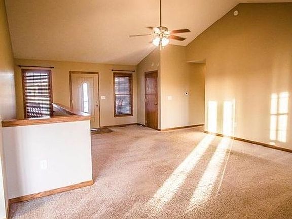 5th image of 2713 Valley Dr