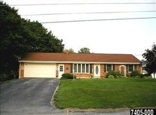 1049 Smith Hill Rd, York, PA 17408