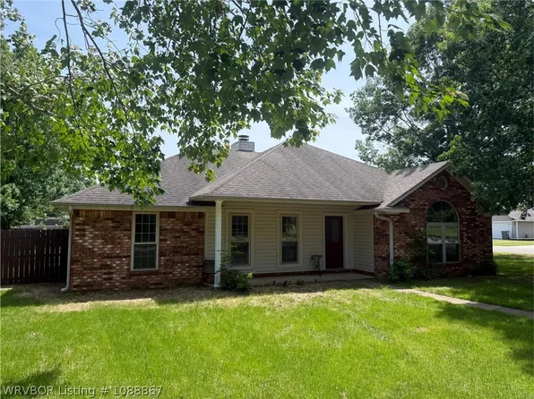 1803 Oakview Dr, Lavaca, AR 72941