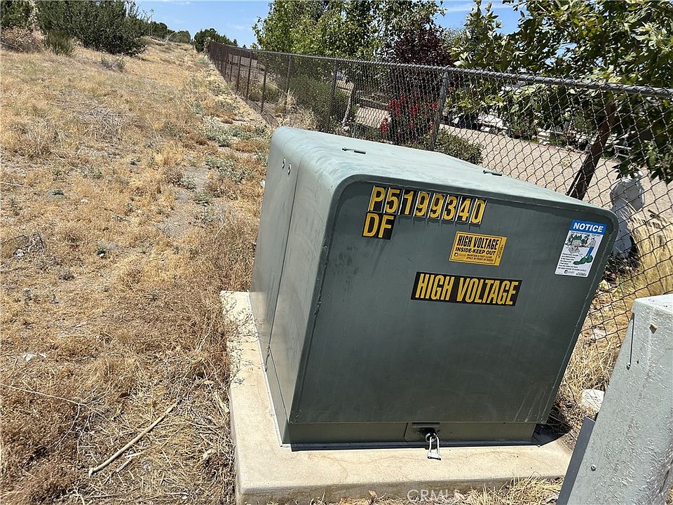 4 Colfax Rd Pinon Hills CA Zillow