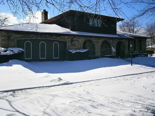 18401 Lange St photo 1