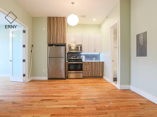 1285 Madison Street image 2 of 7